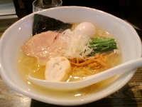 「塩ラーメン+味玉（白）+大盛サービス800円」@RAMEN CiQUEの写真