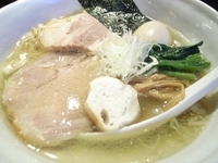 「塩ラーメン+バラチャーシュウ+黒味玉」@RAMEN CiQUEの写真