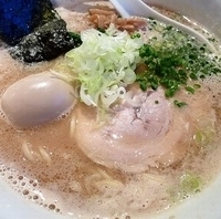「醤油ラーメン（黒味玉トッピング）」@RAMEN CiQUEの写真