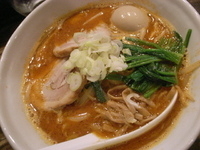 「本日限定10食 辛口塩白湯麺+チャーシューバラ1枚+黒味玉 ￥1」@RAMEN CiQUEの写真
