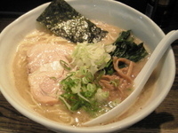 「醤油ラーメン」@RAMEN CiQUEの写真