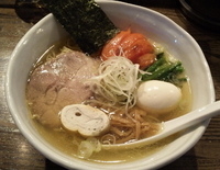 「塩ラーメン+焼きトマト+白味玉」@RAMEN CiQUEの写真