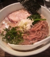 「醤油ラーメン+チャーシュー+メンマ」@RAMEN CiQUEの写真