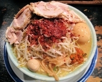 「辛味噌ラーメン+味玉+チャーシュー山盛」@ガガガ職堂 A short chainの写真