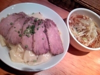 「醤油チャーシューつけそば 1050円 大盛（無料） 平打ち麺」@中華そば すずらんの写真