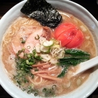 「醤油らーめん（￥750）・ランチサービス大盛り+焼きトマト（￥1」@RAMEN CiQUEの写真