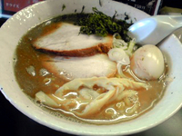 「特製がっつり醤油らーめん 850円 +大盛 100円」@鹿嶋まるみらーめんの写真