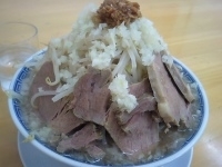 「ふじ麺（中盛り）+子豚」@勝神角ふじの写真