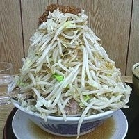 「ふじ麺 + 小豚 野菜マシ ニンニクマシ ￥830」@勝神角ふじの写真