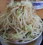 「中盛ラーメン+小豚」@勝神角ふじの写真