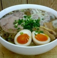 「【限定】ワンタン麺（中盛） 780円」@勝神角ふじの写真