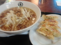 「かけラーメン（と餃子）」@中華食堂 一番館 目黒店の写真