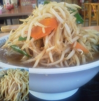 「スタミナラーメン野菜盛（限定750円）」@ゆにろーず 花島店の写真