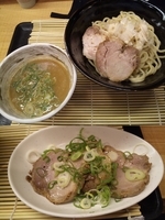 「つけ麺中（200g）（750円）+チャーシュー（200円）」@麺Life拓の写真