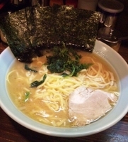 「ラーメン（中）750円」@ラーメンたかし屋の写真