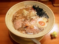 「魚元素 濃厚しょう油」@麺元素の写真