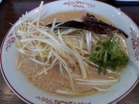 「醤油白髪ネギラーメン」@豚骨ラーメン いちもんじ 北本店の写真