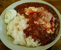 「（限定２０食：週替わり）完熟トマトとチーズのカレー　５００円」@エジソンカレーの写真