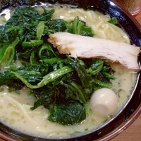 「醤油とんこつラーメン ＋ ほうれん草」@神鷹山の写真