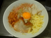 「まぜそば 並750円（あぶらチーズまし）」@ジャンクガレッジ 東京ラーメンストリートの写真