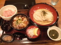 「シルクポークのつけうどん（＋ミニねぎとろ丼）」@眞壁屋 東武池袋店の写真