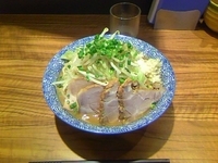 「ラーメン並500円(プレオープン価格)＋豚2枚100円」@ラーメン燈郎の写真