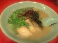 「ﾗﾝﾁAｾｯﾄ(とんこつﾗｰﾒﾝ+餃子)800円」@とんこつらーめん 九州男の写真