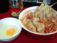 「冷やし中華680円生玉子50円（ニンニク、アブラ、辛揚げ）」@千里眼の写真