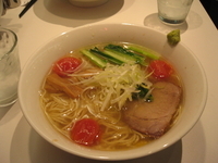 「塩ラーメン 750円」@麺処 ほん田 東京駅一番街店の写真