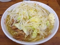 「普通盛　小（700円）ニンニク」@ラーメン二郎 品川店の写真