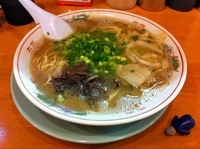 「ラーメン＋替え玉（バリカタ）」@しぇからしか 梅田店の写真