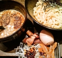 「つけめん(魚介とんこつ)中盛無料+炙りﾁｬｰｼｭｰ寿司」@麺屋 立葵の写真