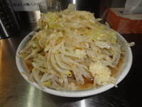 「小ラーメン　￥600　ニンニク少なめ野菜・油・味濃いめ」@らーめん大 蕨店の写真