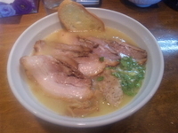 「鶏そば塩＋チャーシュー」@はりけんラーメンの写真