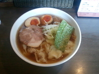 「海老わんたん麺＋中盛り＋味付けたまご」@荻窪らーめん 栄龍軒の写真