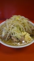 「小豚（750円）＋ニンニク」@ラーメン二郎 神田神保町店の写真