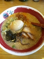 「辛味噌とんこつ（味玉トッピング）」@ラの壱 港店の写真