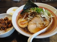 「醤油麺＋ご飯」@麺 吉平の写真