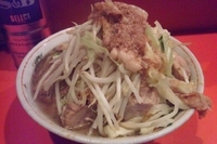 「小豚入りラーメン(カラメ、アブラ)」@ラーメン二郎 府中店の写真