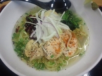 「冷たい鶏の塩らーめん」@喜奴屋 福生店の写真