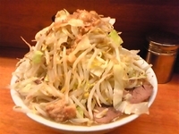 「小ラーメン豚入り　麺固めヤサイニンニクアブラカラメ」@ラーメン二郎 立川店の写真