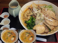 「辛口！汁なし担々麺！胡麻肉そば＋味玉【950円】」@丸直の写真