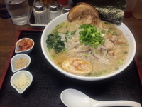 「豚骨醤油ラーメン【650円】」@丸直の写真