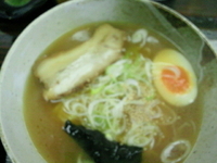 「旭川正油らーめん 530円」@煮豚亭 砂馬の写真