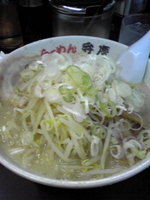 「らーめん￥700」@らーめん弁慶 浅草本店の写真