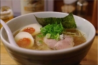 「らーめん醤油＋味玉」@麺処 ちゃ木の写真