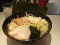 「豚骨醤油+野菜」@ゴル麺 横浜本店の写真