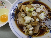 「中華そば小＋生玉子」@大喜 駅前店の写真