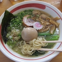 「黄金ラーメン+味玉+替玉」@MENYA 食い味の道有楽の写真