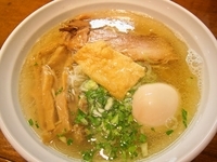 「あっさり魚出汁（塩）（６５０円）＋味玉（１００円）」@はりけんラーメンの写真